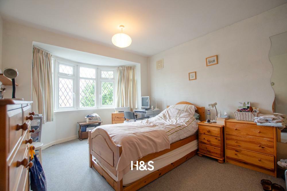 57 Station Road - bedroom 2.jpg