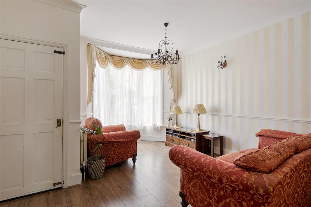 Shortlands Road, E10