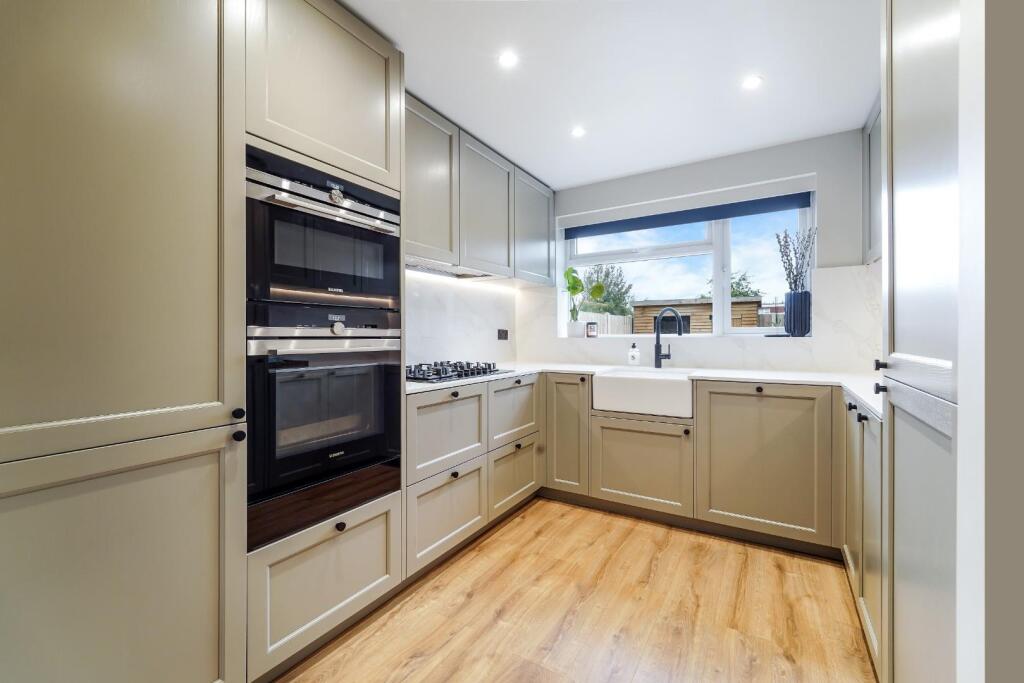 ROSEDALE COURT (22).jpg