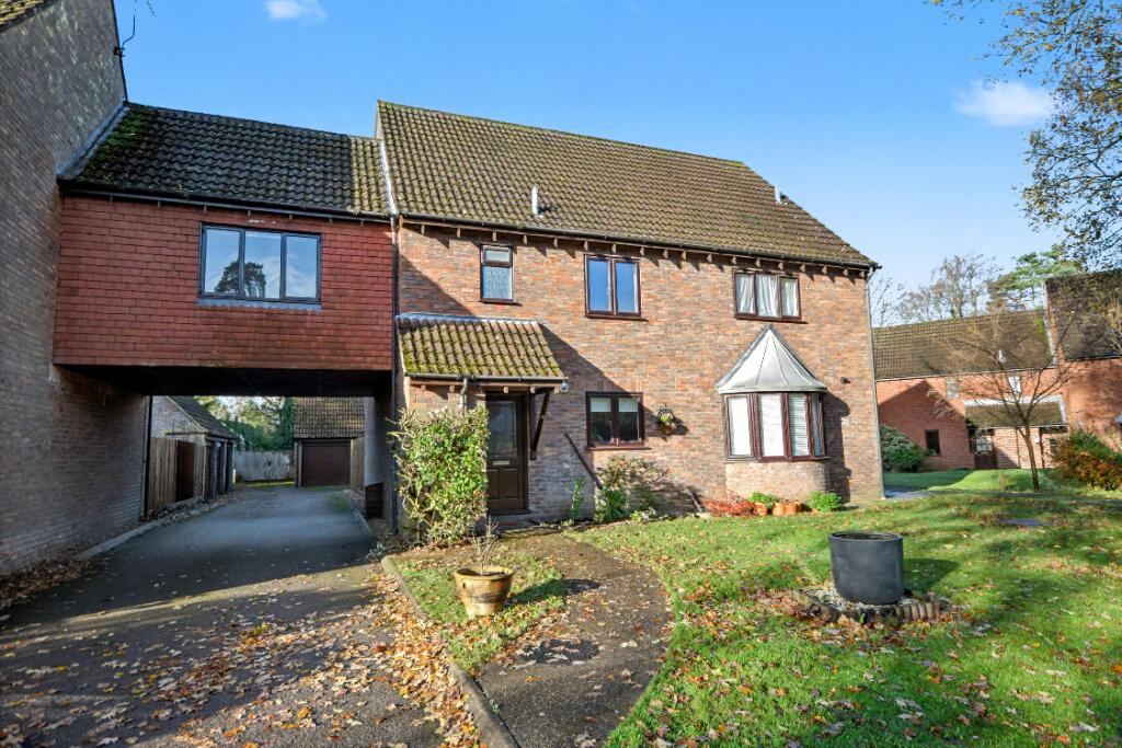 Clare Mead, Rowledge, Farnham, GU10