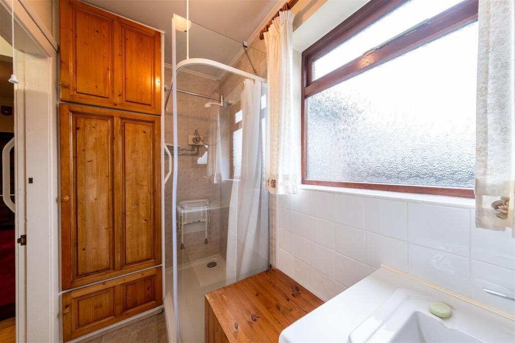 25 Frida Crescent-009.jpg