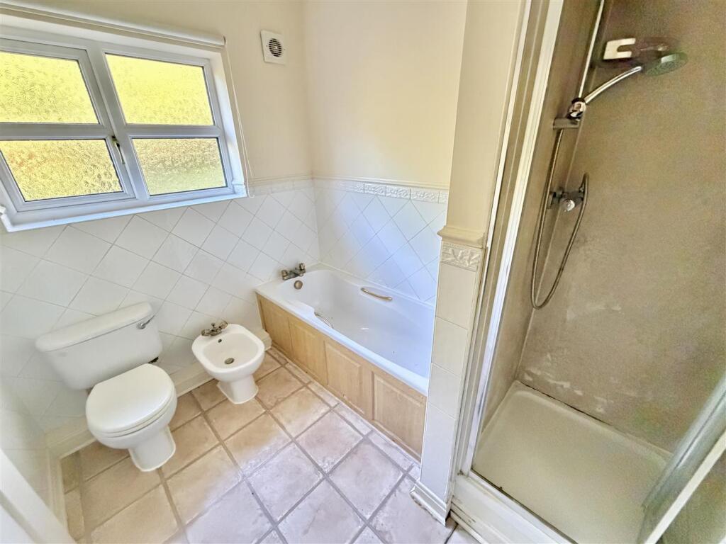 En Suite Bathroom