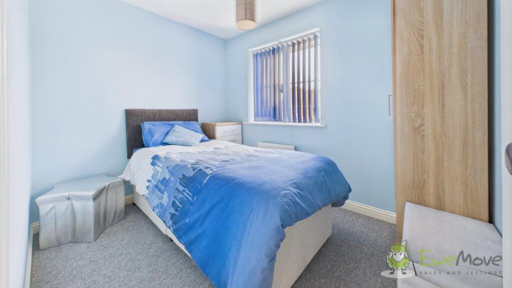 CAM02351G0-PR0070-STILL013