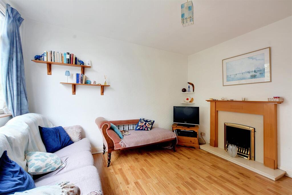 Living Room_1.jpeg
