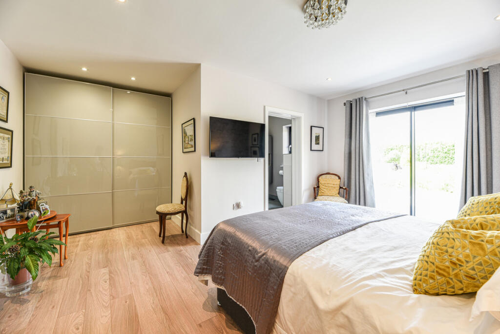 Bedroom (annexe)