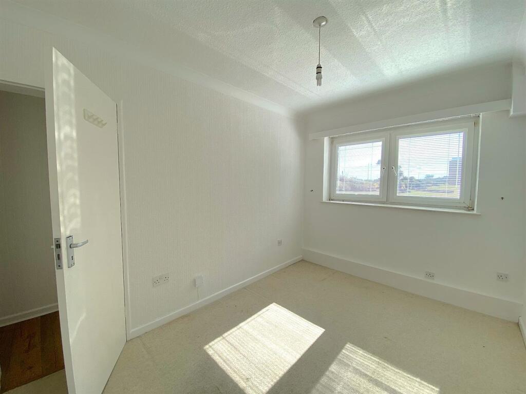 4 Tobago - Bed3.jpg