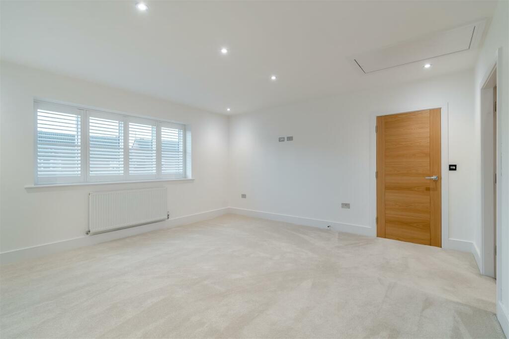 8584620-interior23.jpg