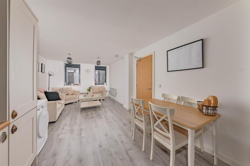 36A Castle Street Dundee-7.JPG