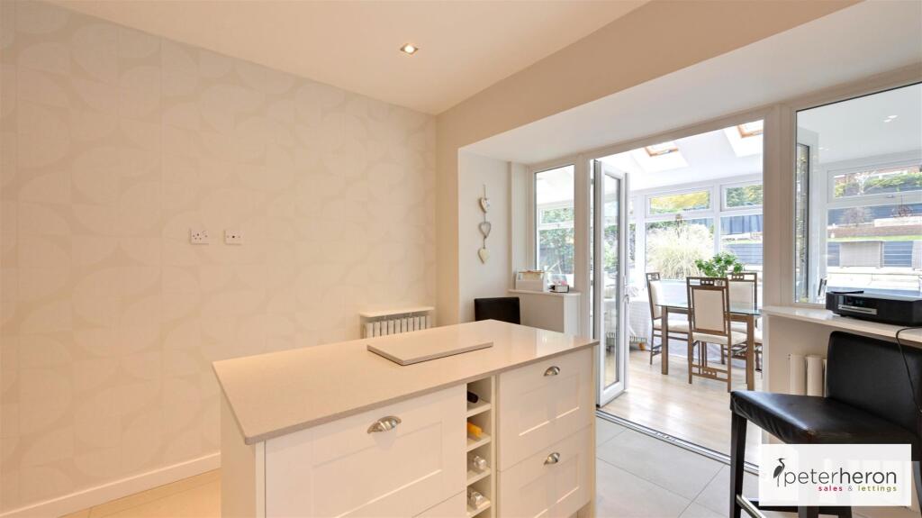 Breakfasting Kitchen