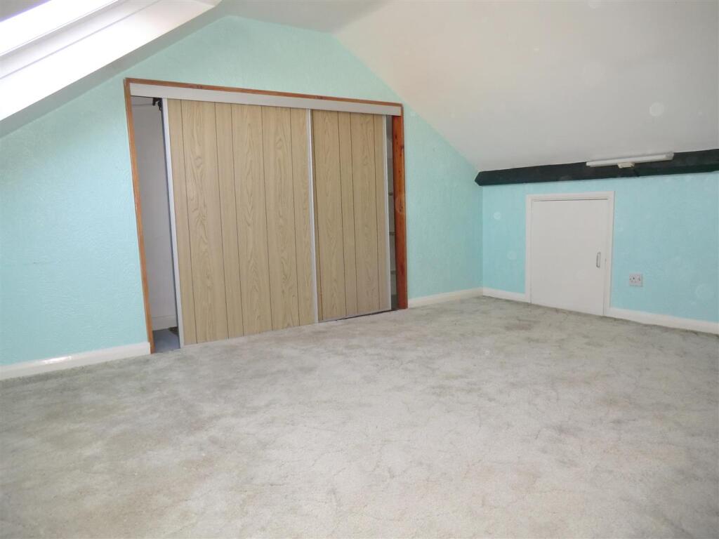 loft room.jpg