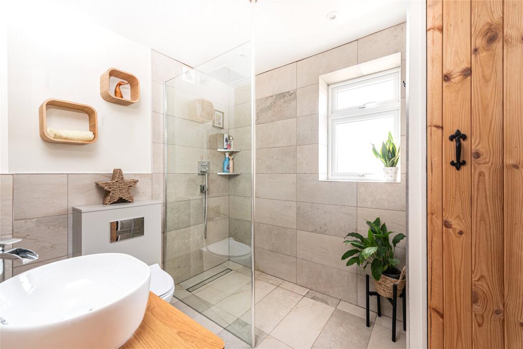 Grd Flr Shower Rm