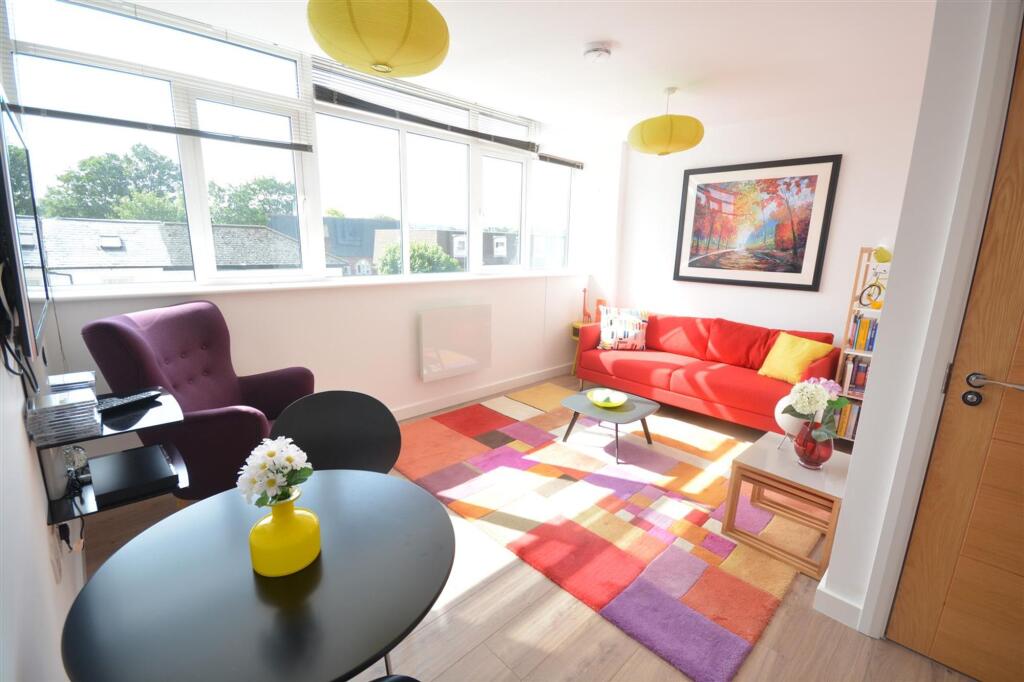 East Street, Jukes House, KT17