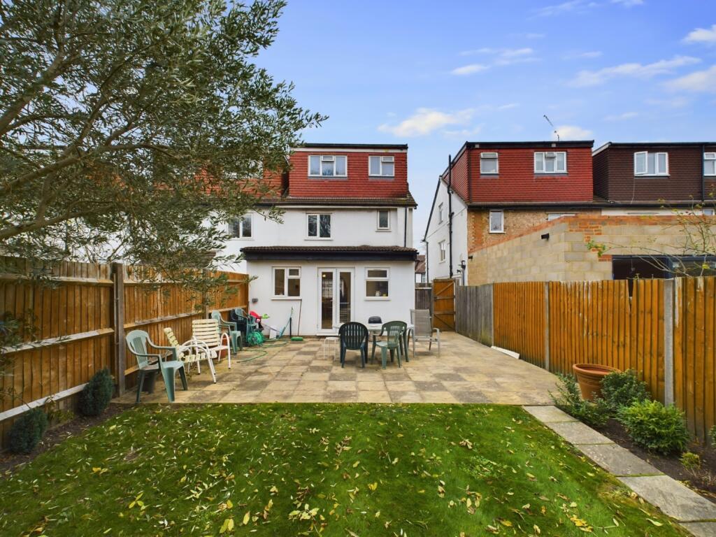 CAM03750G0-PR0029-STILL008