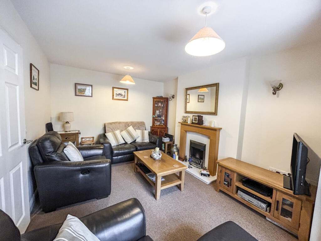 Detached 3 Bedroom House