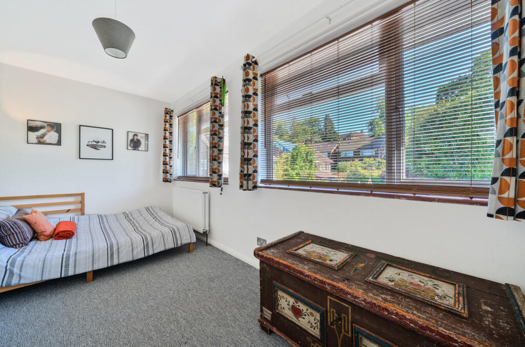 12-681e69dfd8f89-...