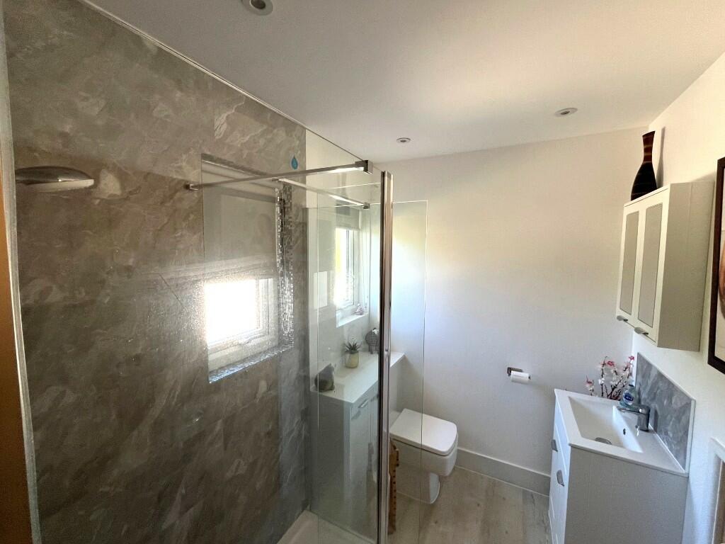 Shower room (GF)