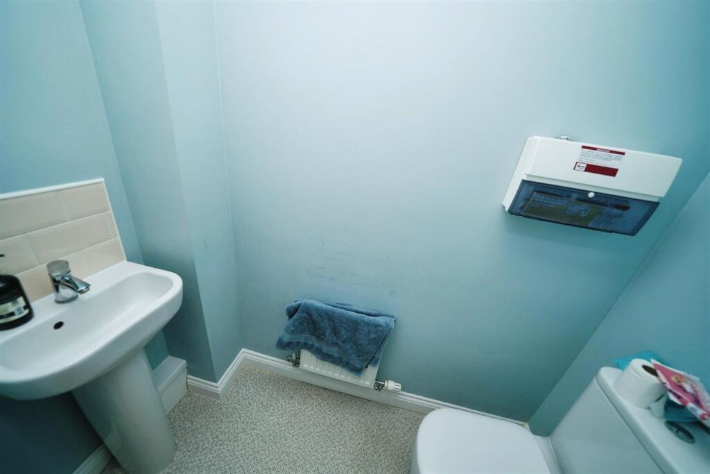 Cloakroom / WC