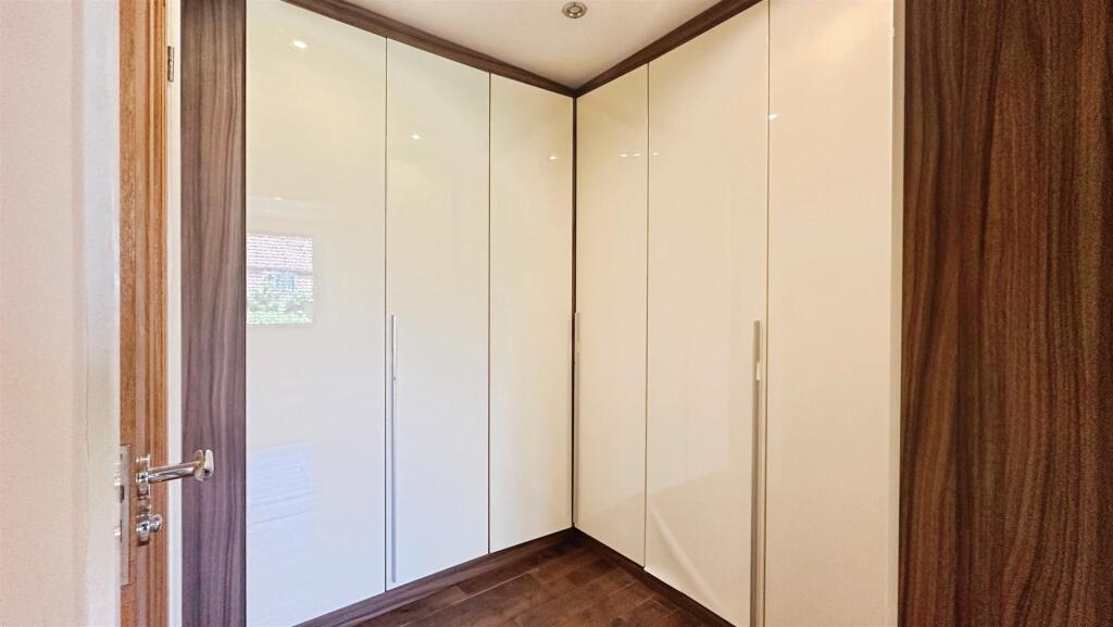 1ba65aaa--4409-94E5-670B033C39A1-66192-000015641E2