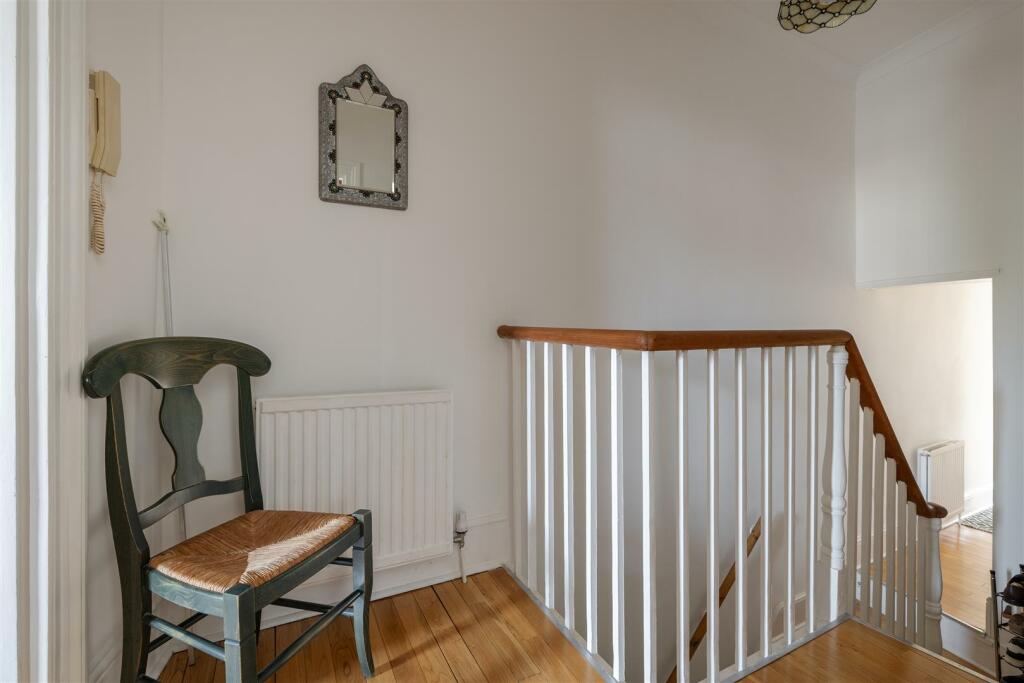 Hainault Road, E11