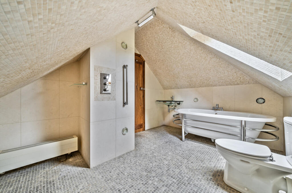 1293927-2-682b762...