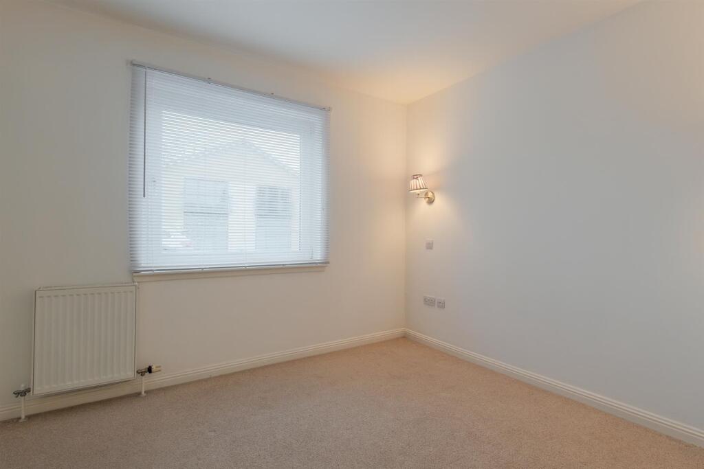 011-Flat 3, 41A, Station Road, Carluke, ML8 5AD.jp