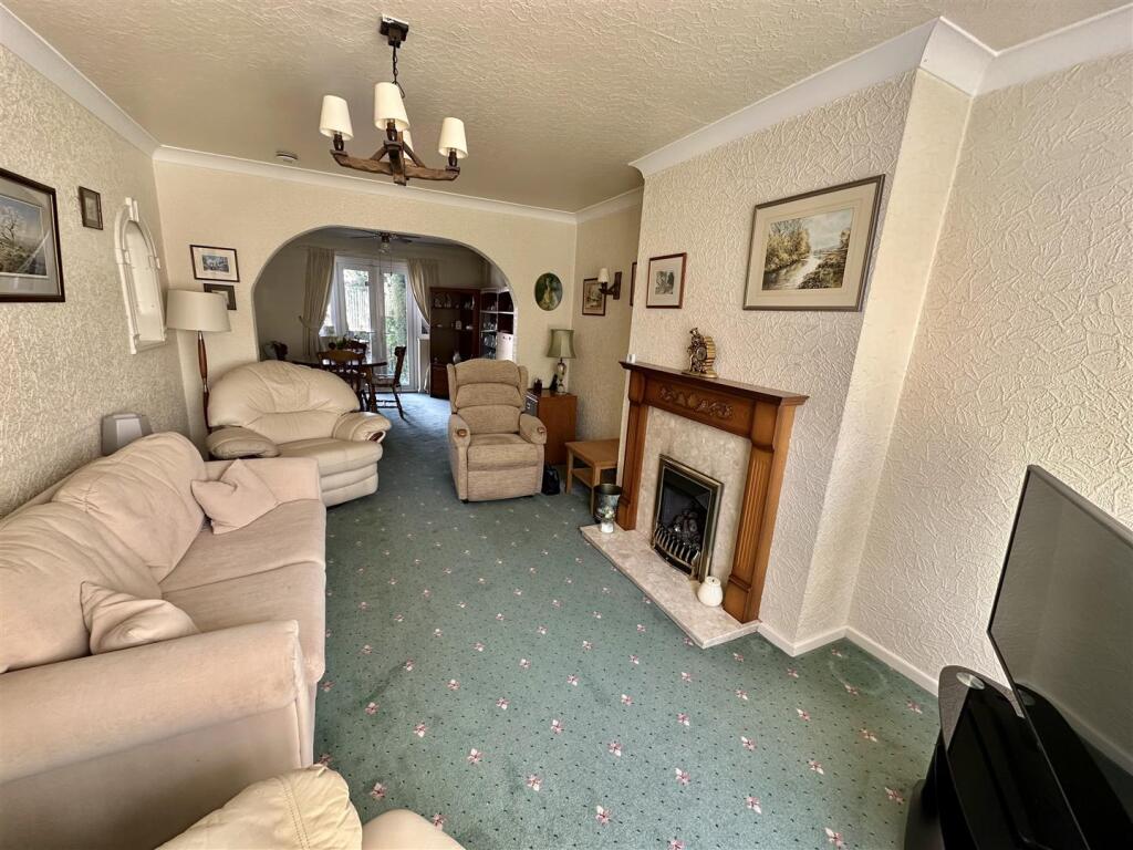 Bramleys Estate Agents - Balmfield Crescent (8).jp