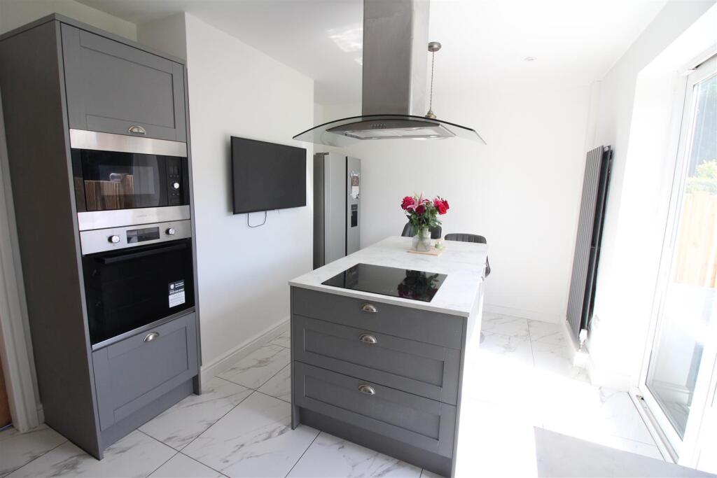 Kitchen/Breakfast Room