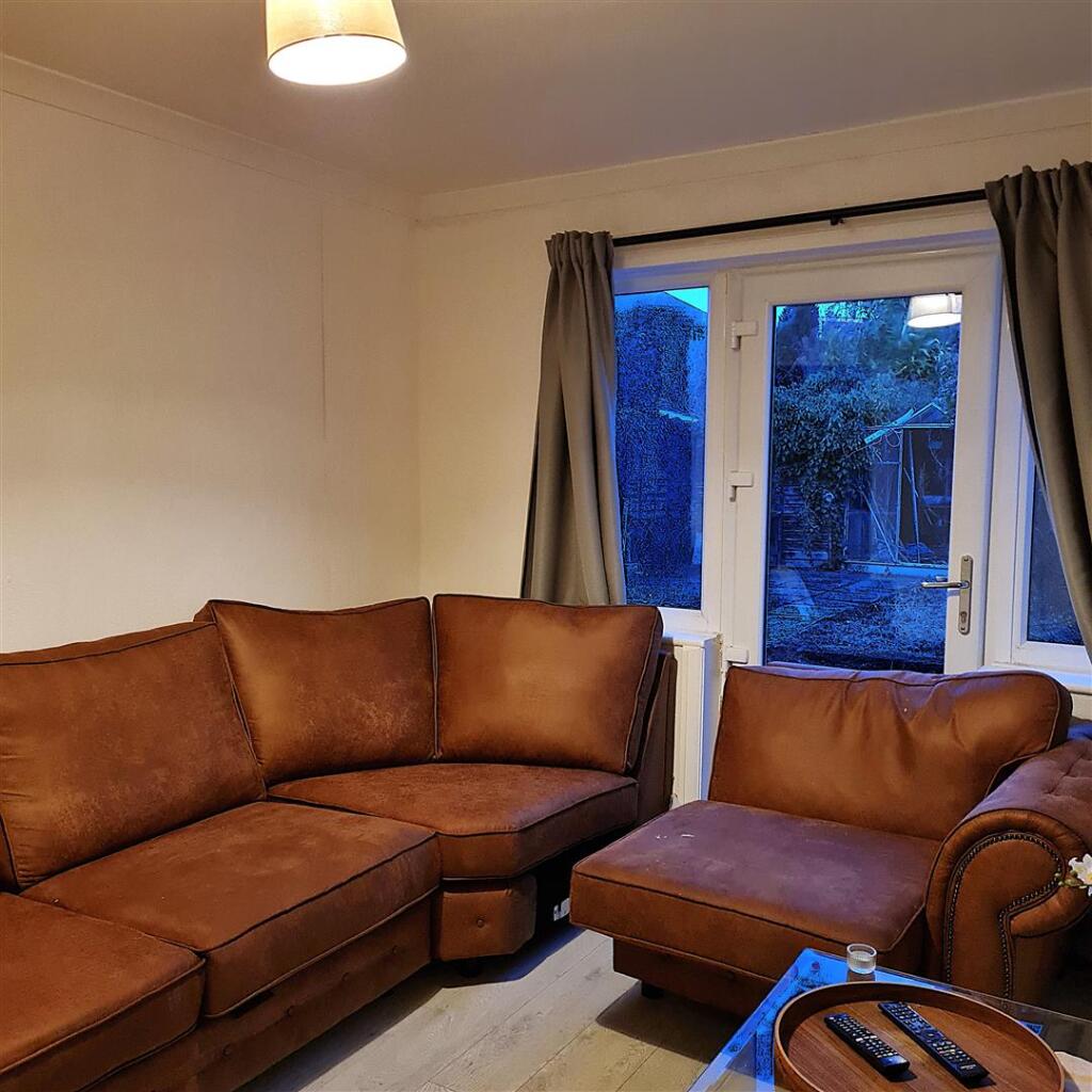 Reception room 2.jpg