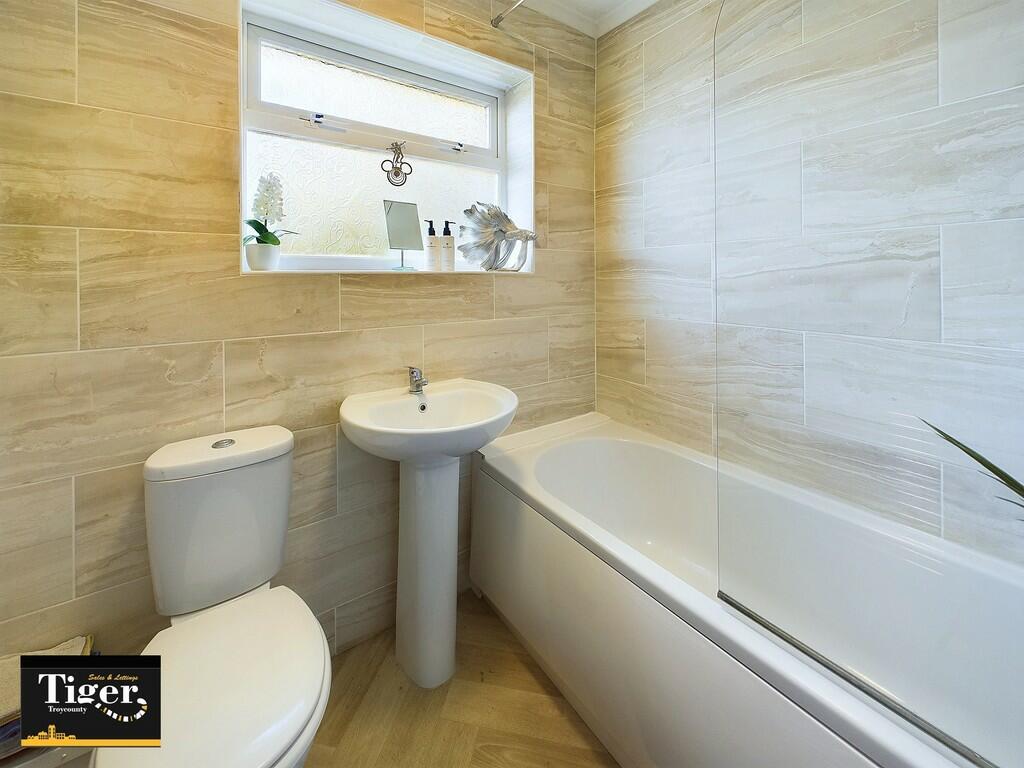 CAM02176G0-PR0359...