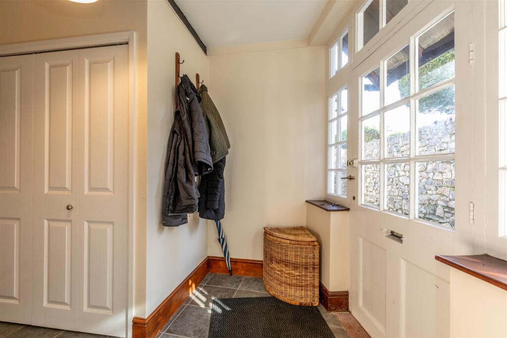 Chapel Cottage, Long Ashton Entrance.jpg