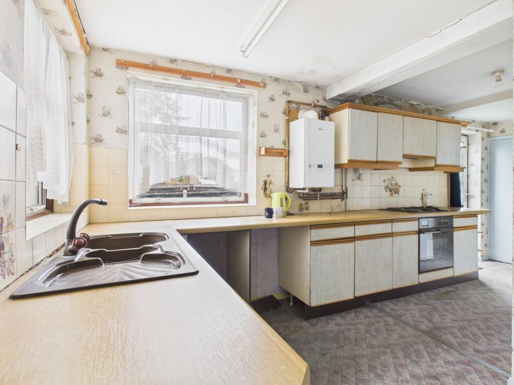 CAM04922G0-PR0078-STILL010