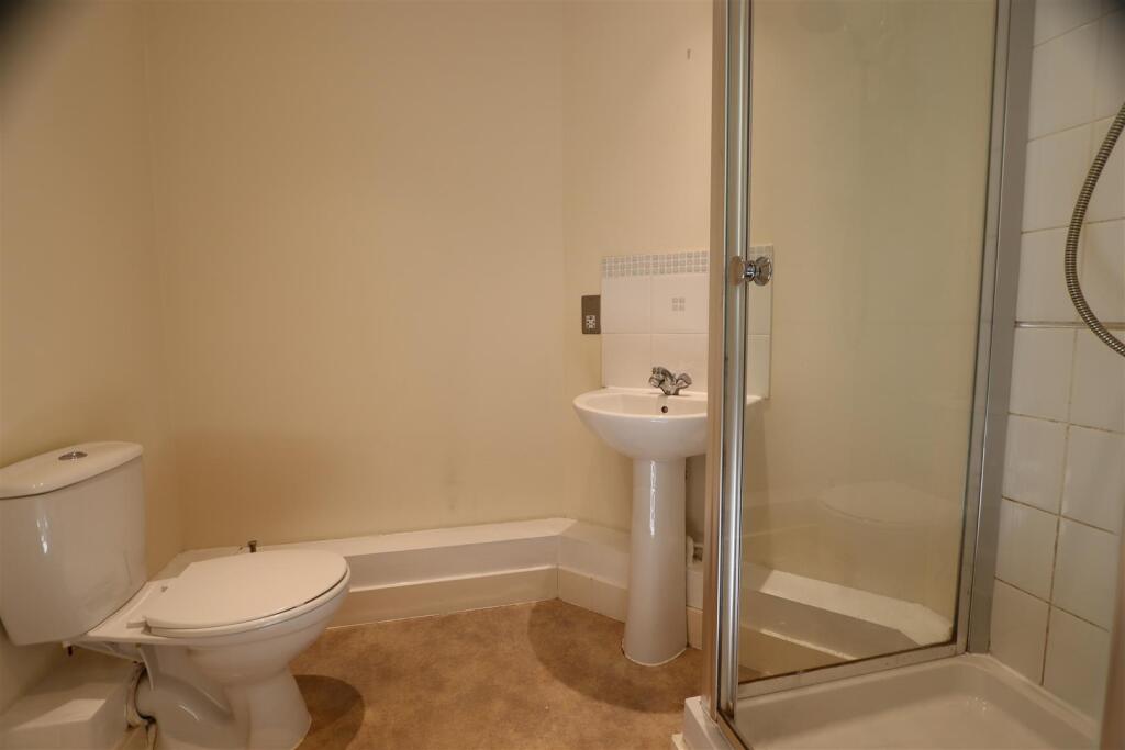 Ensuite.JPG
