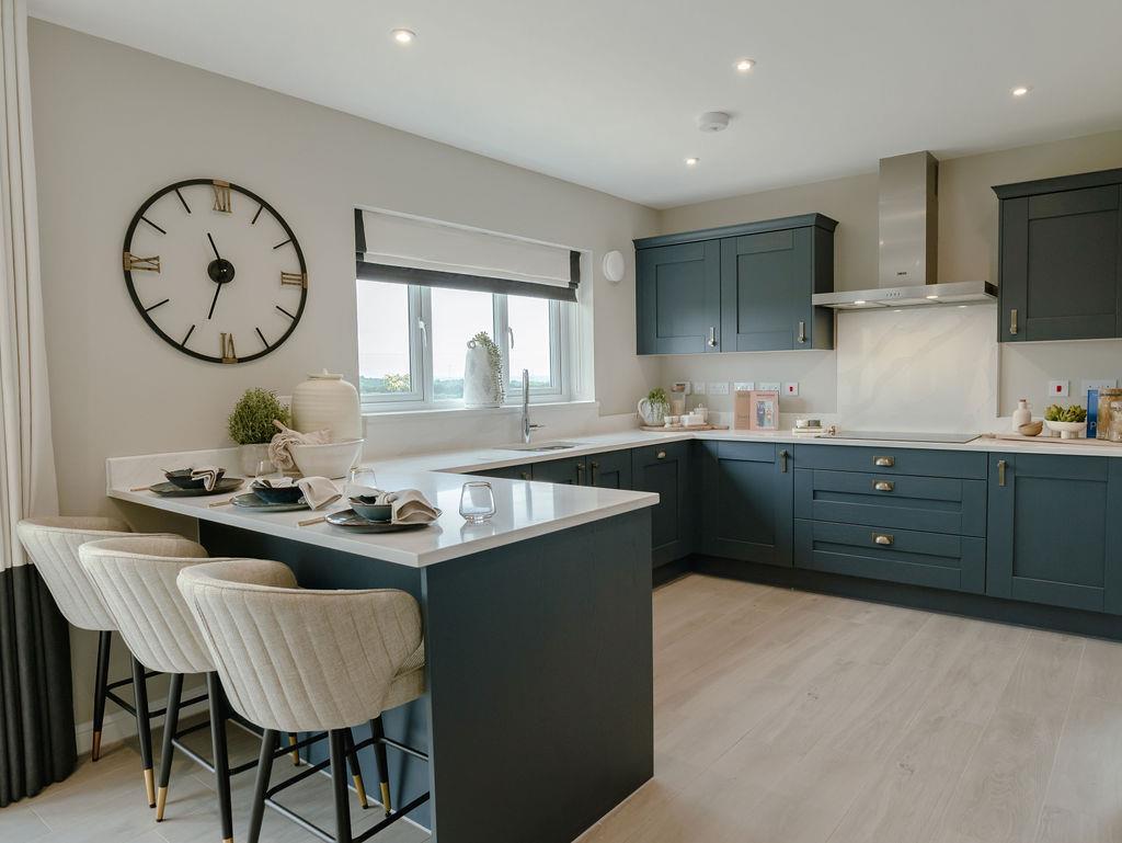 8. Kitchen-family-dining.jpg