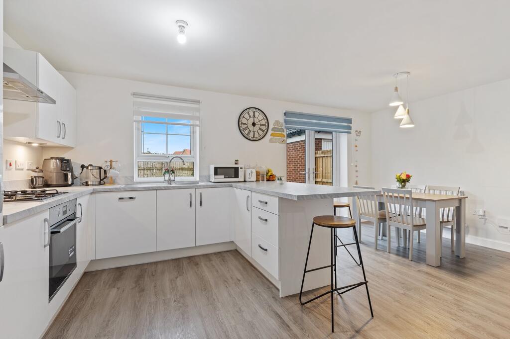 27 Riverside Lane, W