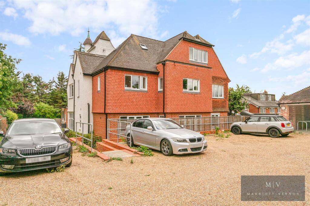 Flat 5, 69, Porchester House MV-10.jpg