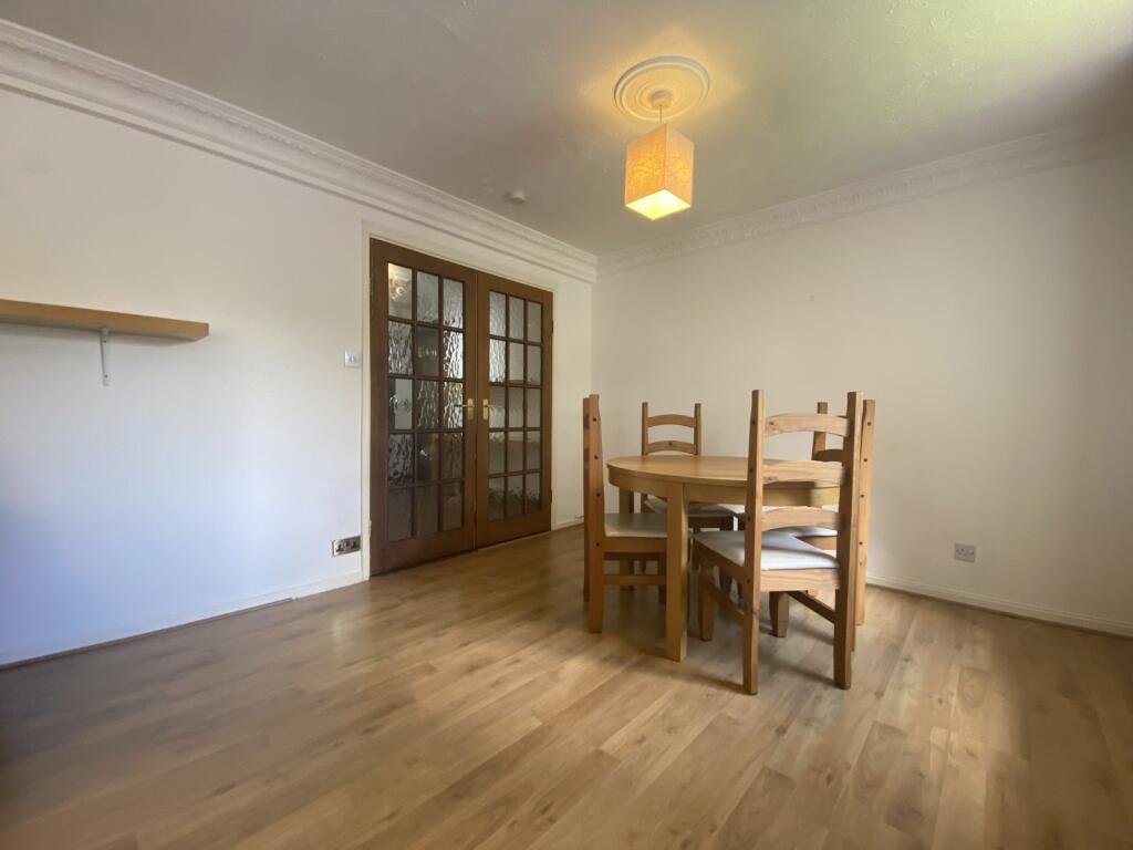 Lounge / Dining Area