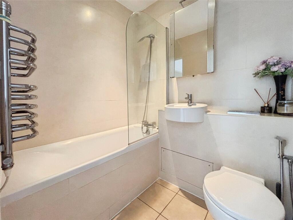 En Suite 2