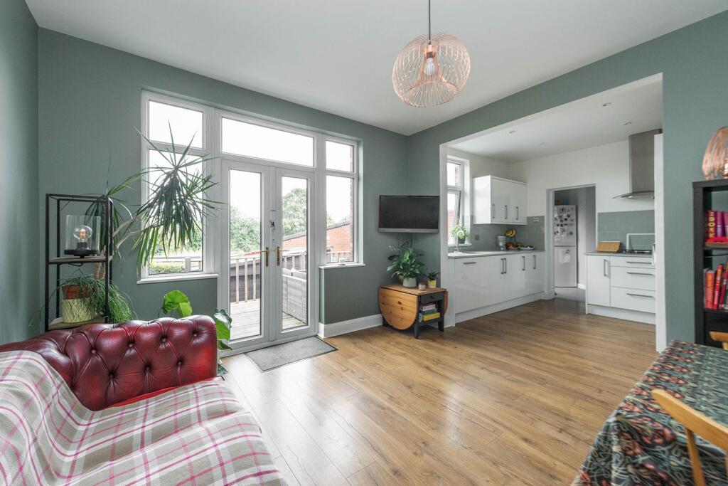 LIVING ROOM, KITCHEN AND DINER