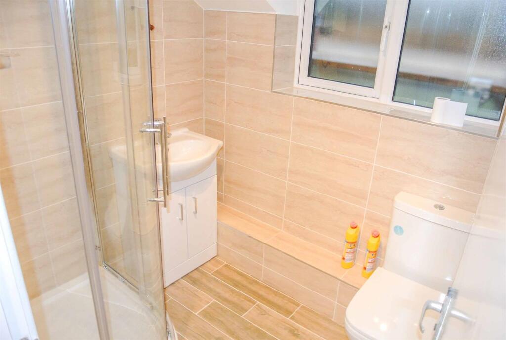 Shower Room.JPG