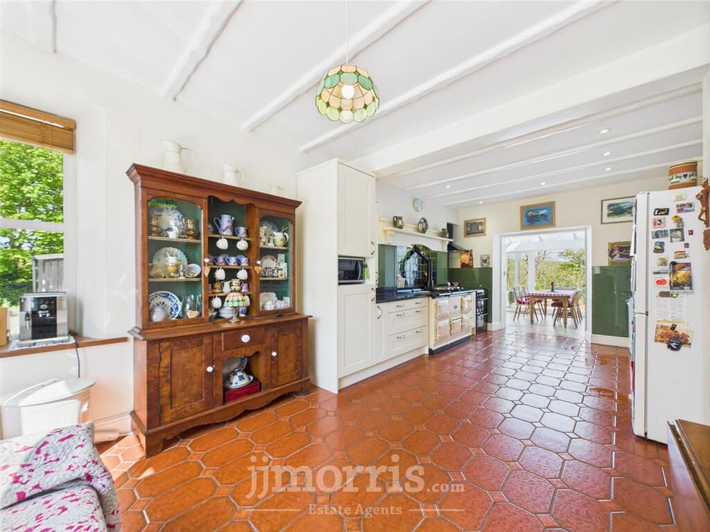Kitchen/Breakfast Room