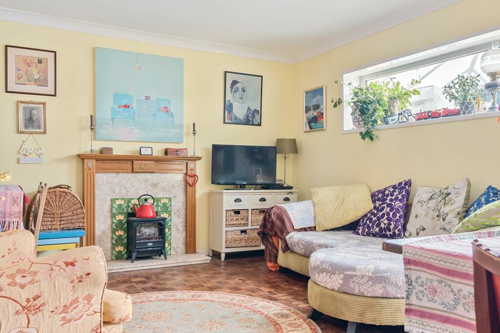 Living Room/Dining Room (3)