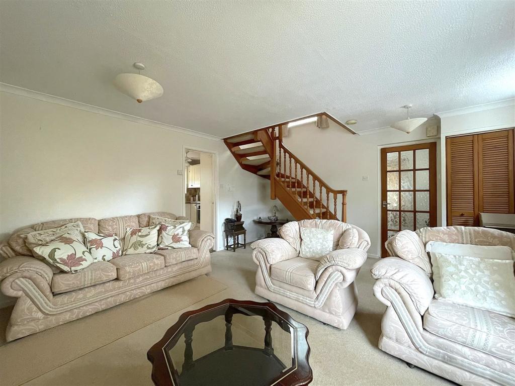 Living Room (4).jpeg