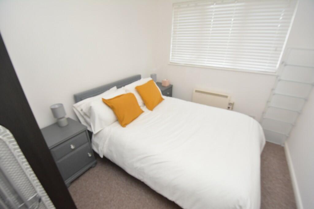 Double Bedroom:
