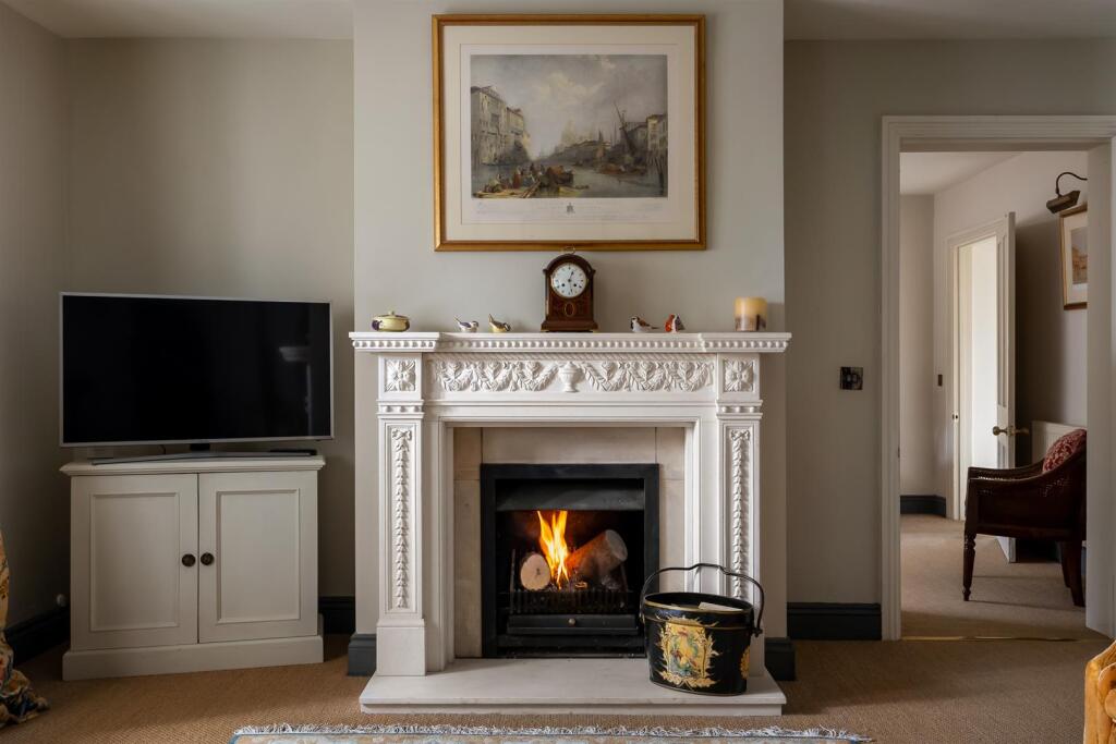 46 - Malt Cottage - GL7 5RY - Web.jpg