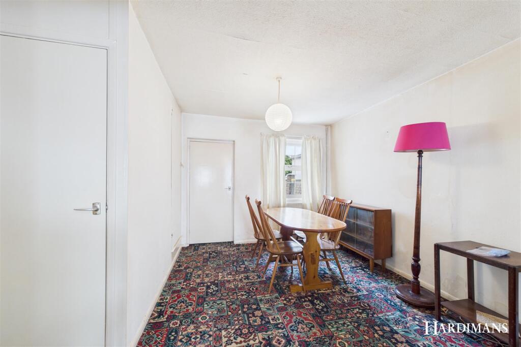 CAM03635G0-PR0106-STILL004.jpg