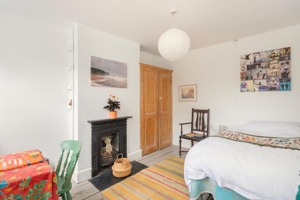 2S0RKE - Bedroom E.jpg