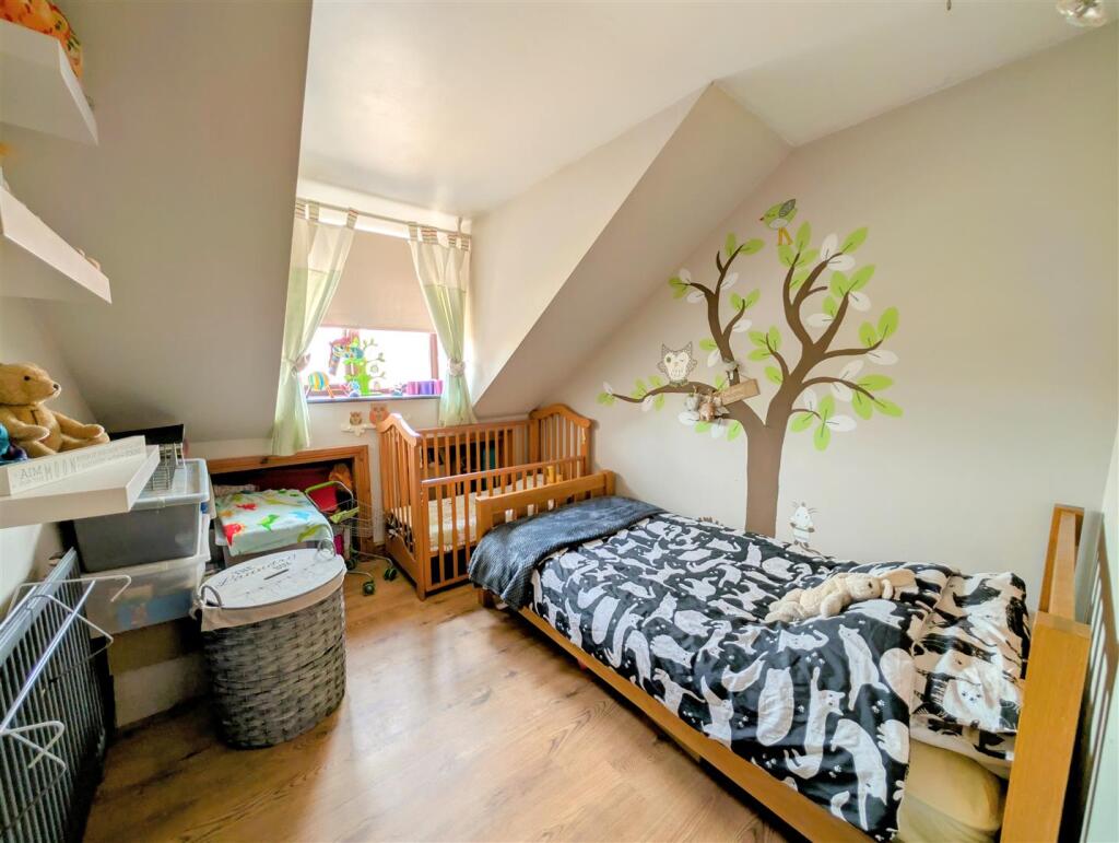 BEDROOM 6