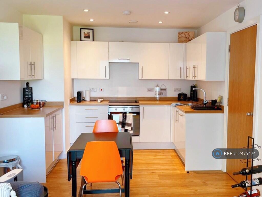 Dinning Area &amp; Kitchen