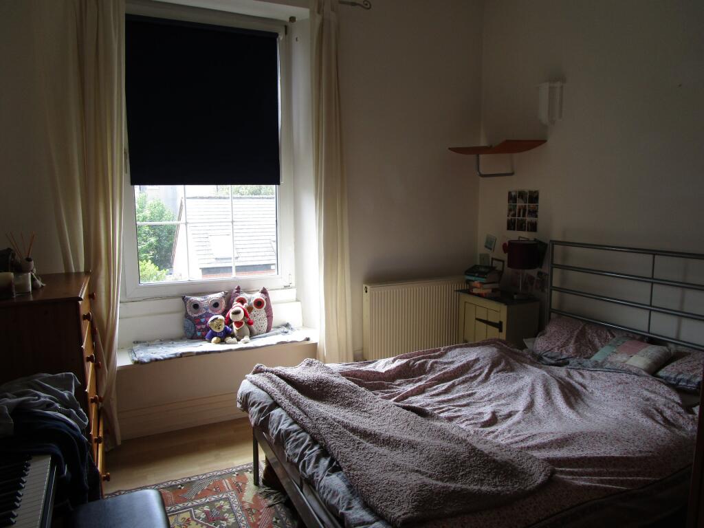 Rear bedroom