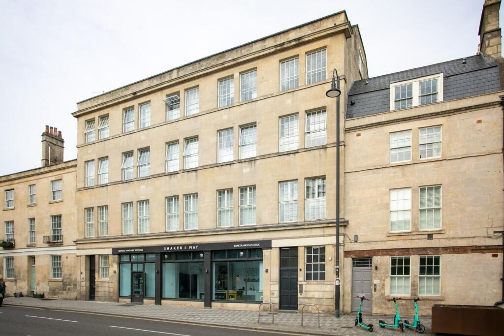 Flat 3 The Coachworks 2 Long Acre-1.jpg